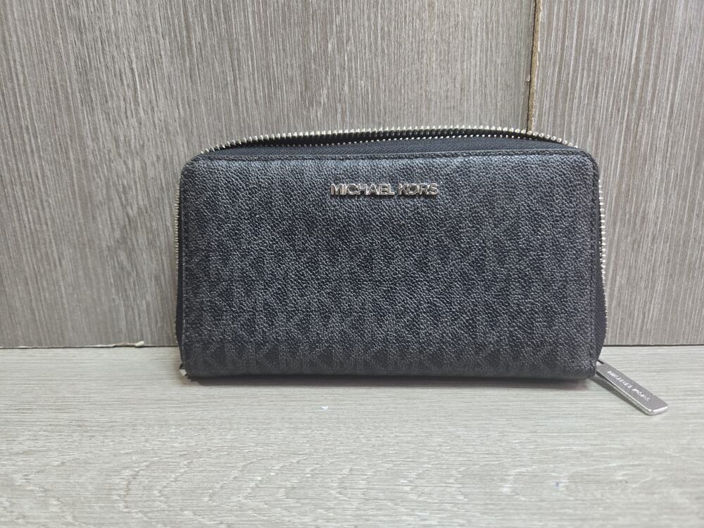 Michael Kors Jet Set Travel Medium Zip Around Wallet PVC Black